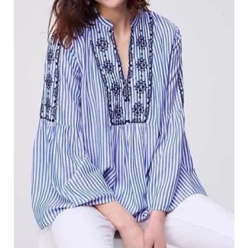LOFT Blue & White Bell Sleeve Embroidered Top Sz M Boho Tunic Crisp Vacation - Picture 8 of 12